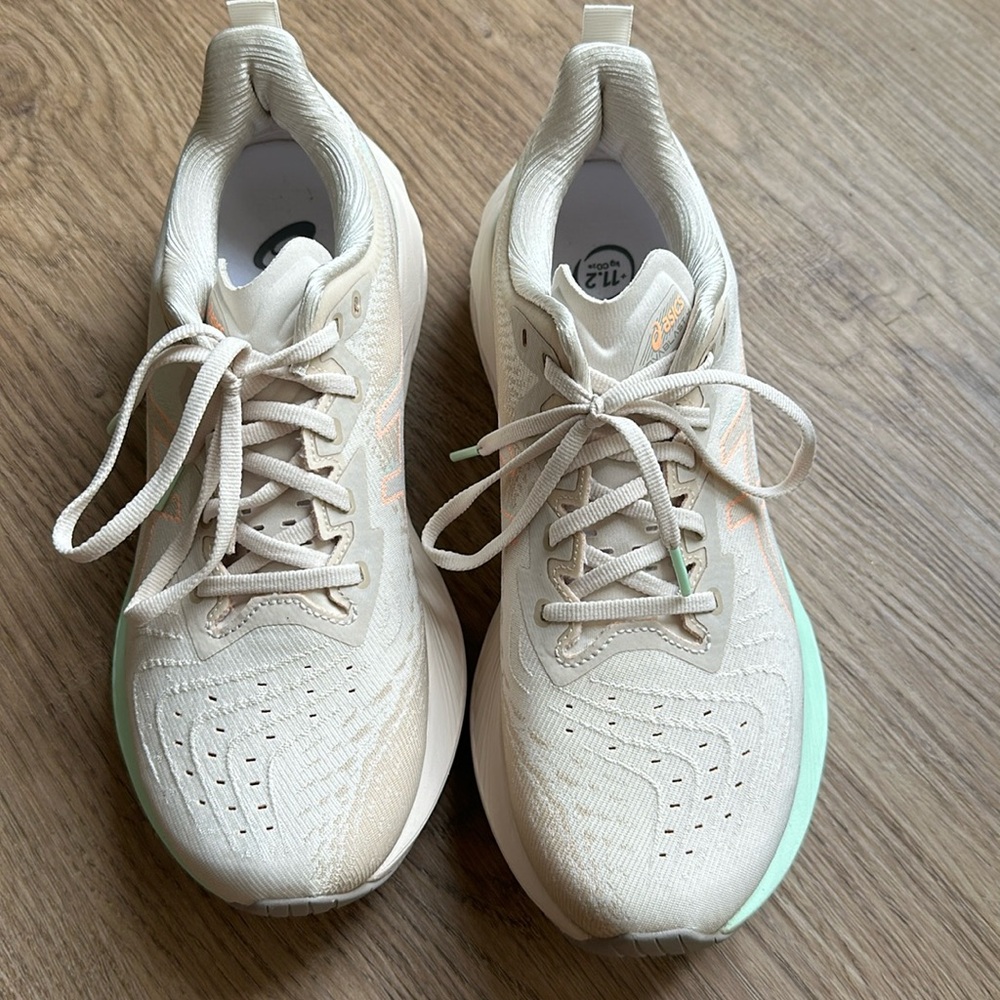 ASICS Novablast 4 - 10 WIDE